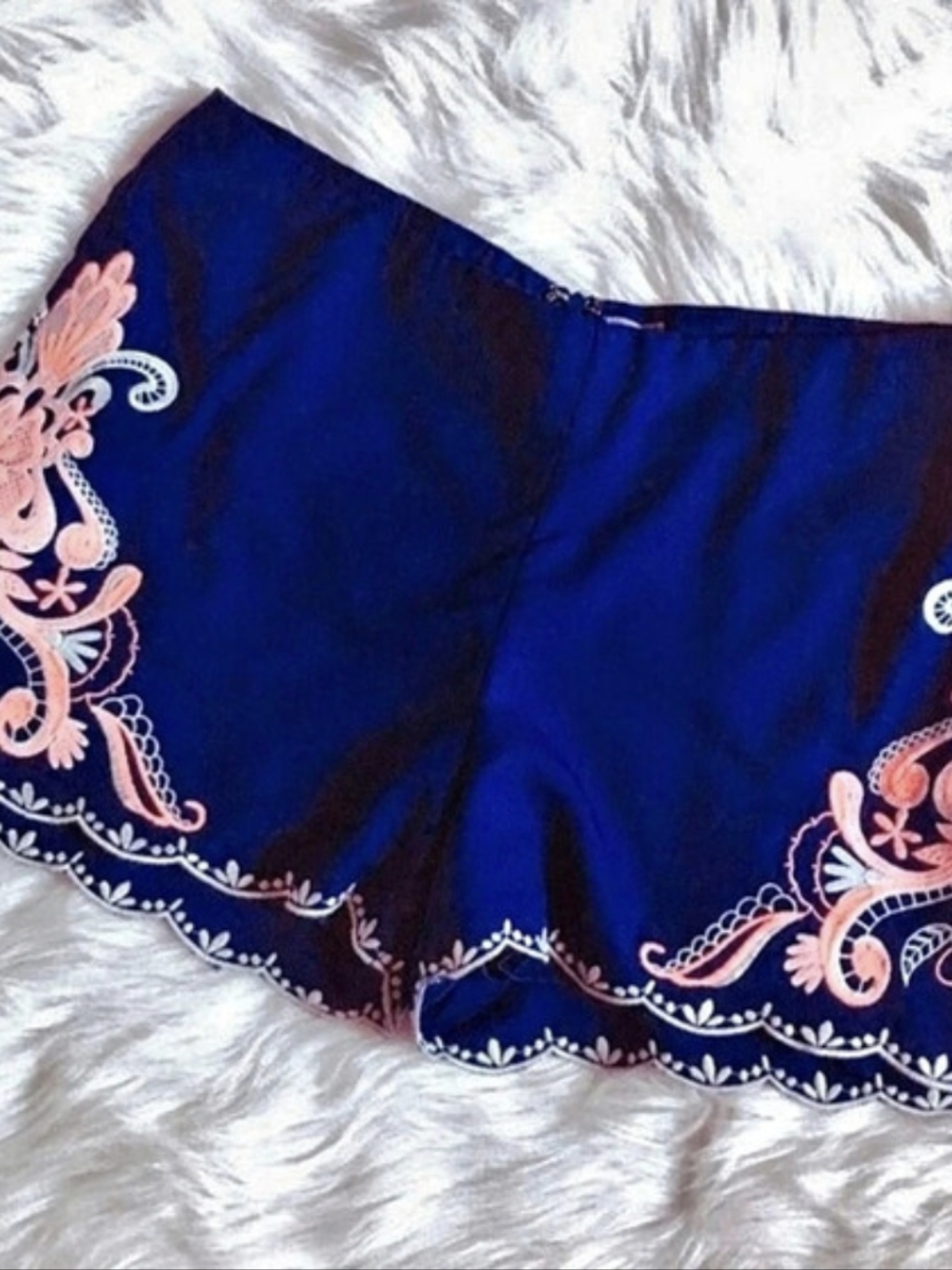 Alya Embroidered Scallop Shorts in Cobalt Blue & Pink Size Medium